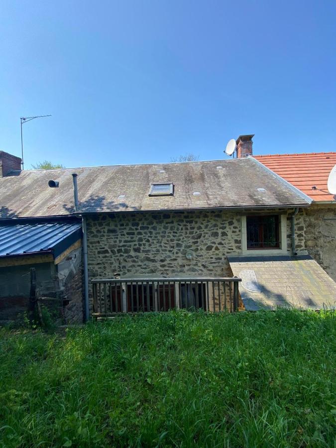 Petit Cocon Au Coeur Du Morvan Montreuillon Exterior photo
